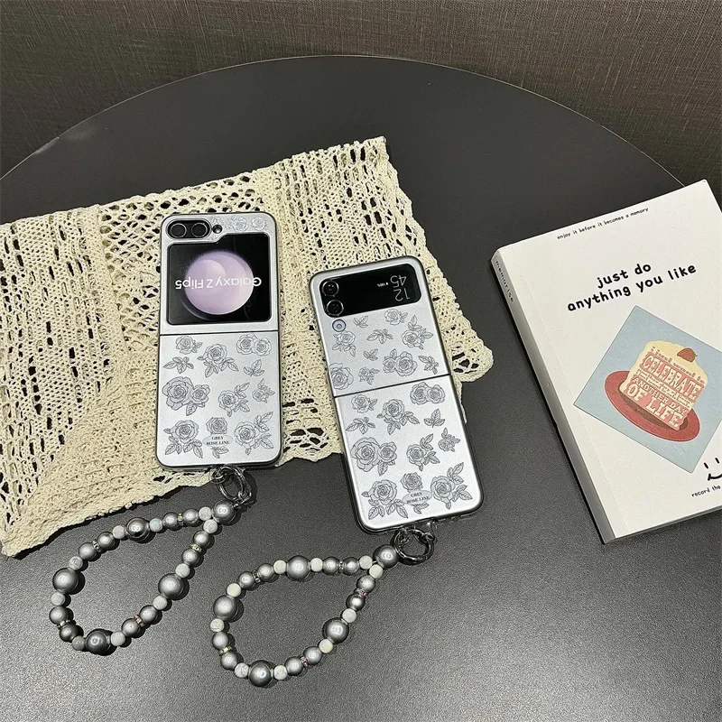 

White Flower Silver Phone Case for Samsung Galaxy Z Flip 6 5 4 3 Protective Back Cover for ZFlip4 ZFlip5 ZFlip6 Case