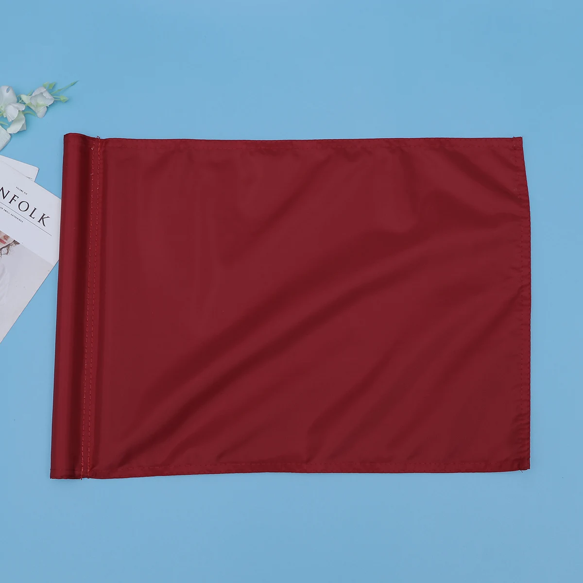 علم ممارسة أصفر صغير، قوي مقاوم للتمزق، سهل التركيب، علم تدريب على القطب للاعبي الغولف في الفناء، وضع أعلام خضراء