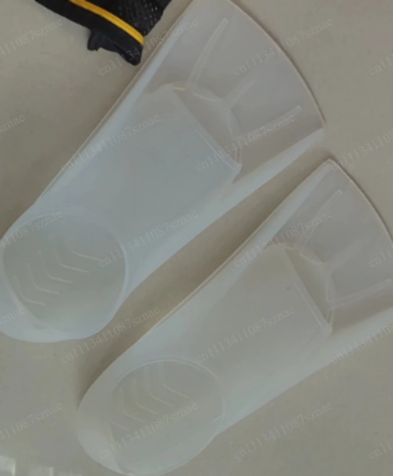 2026 new fully transparent invisible flippers professional swimming silicone frog shoes freestyle short flippers imported