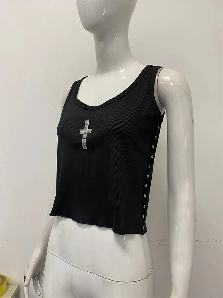 

Y2K Sexy Sleeveless Vest Crop Top Solid Color Hip-Hop Street Wear Cross Rivet Design Millennium Cool Girl Fashion