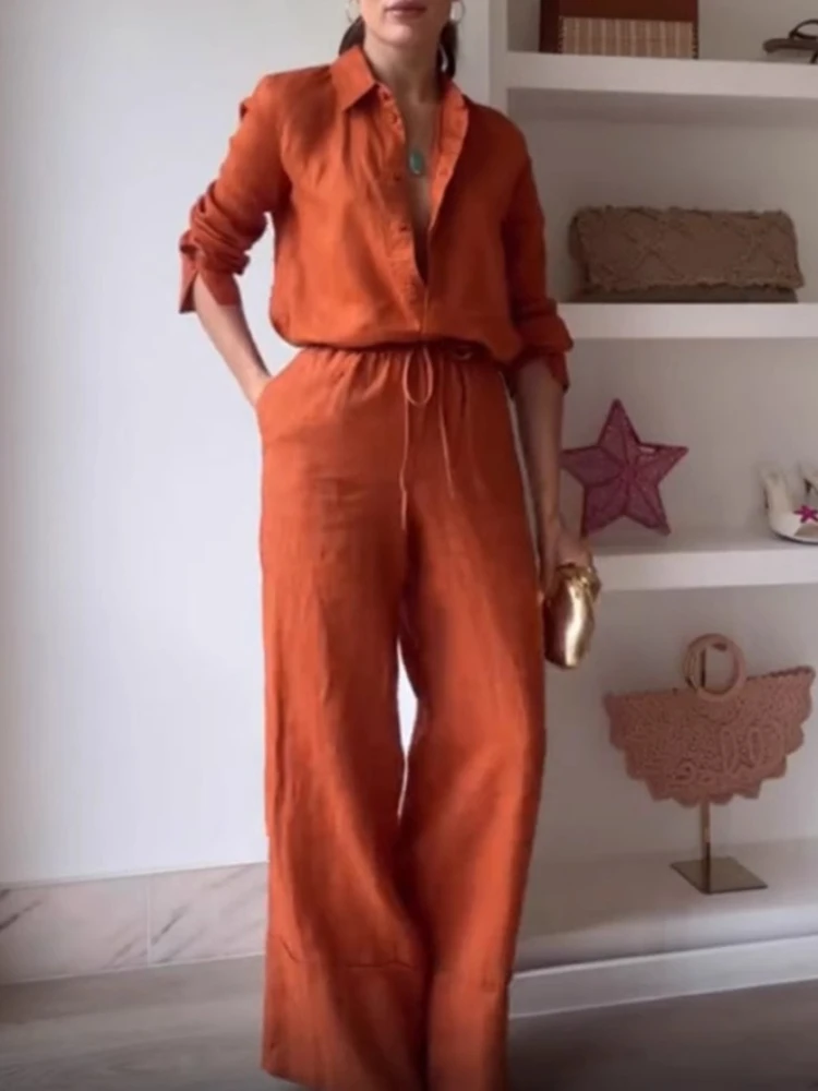 طقم مكون من قطعتين للسيدات على الموضة لصيف 2025 بتصميم جديد للتنقل مع ياقة قميص واحد الصدر ومجموعة سراويل واسعة الساق