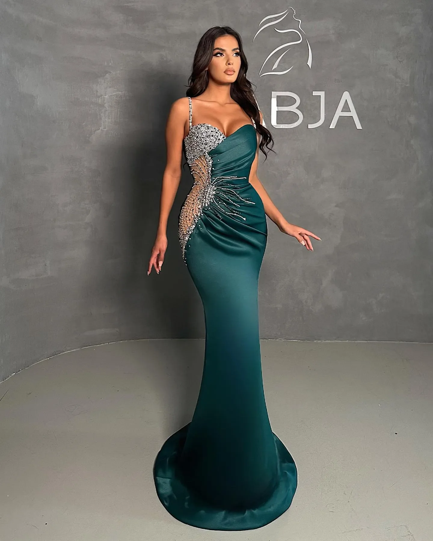 Vestidos de graduación con cuentas encantadoras, vestido de noche con lentejuelas de sirena, correas de saghetti, escote, tren de barrido, ropa Formal para ocasiones especiales