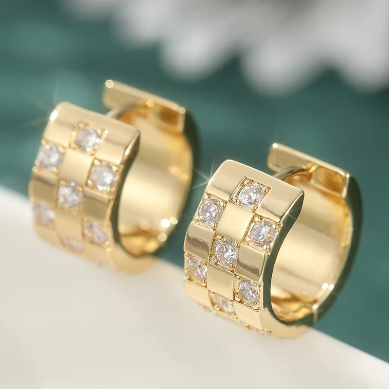 Fashion Inlaid Sparkling Synthetic Zirconia Golden Thick Hoop Earrings for Women Luxury Charm Banquet Wedding Jewelry Accessory