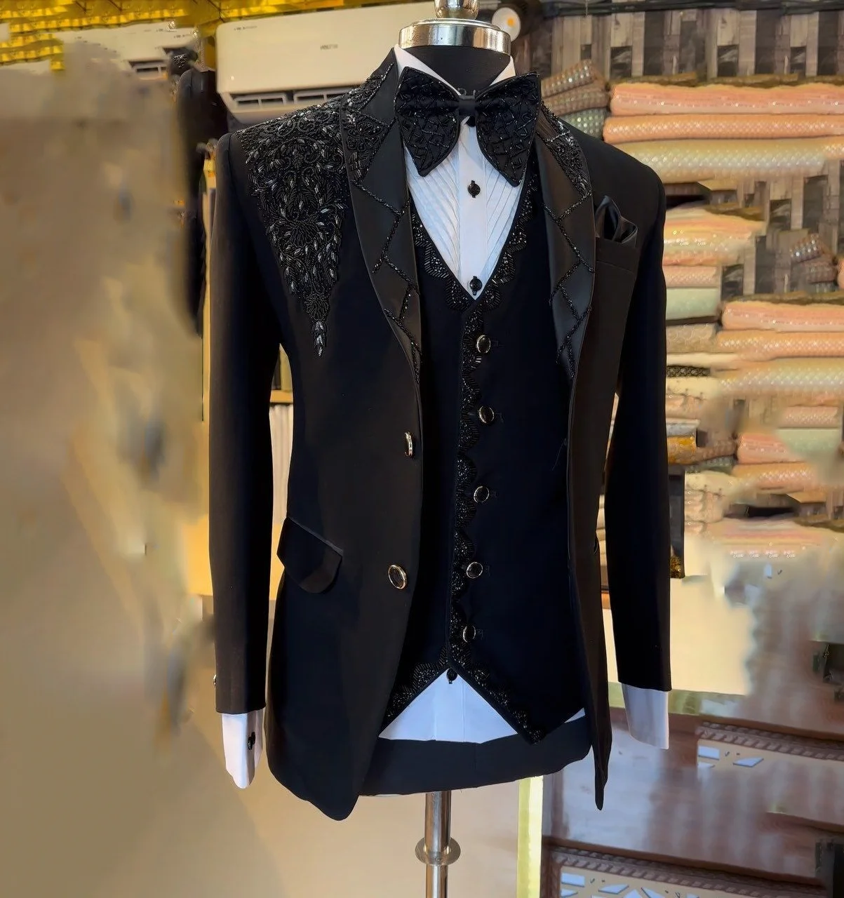 Luxury Diamond Beading Men Suits Peaked Lapel Groom Tuxedos 3 Pieces Sets Party Prom Blazer Slim Fit Customized Costume Homme