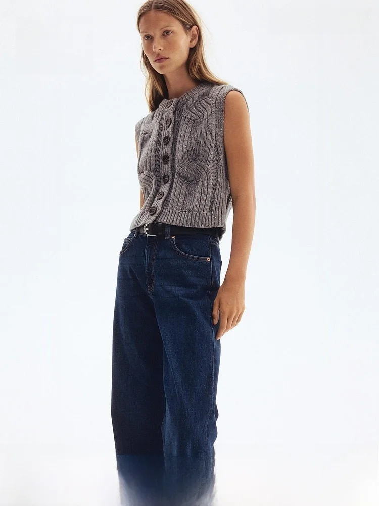 

H&M Women's Knitted Sweater Summer V-neck Sleeveless Single-button Knitted Vest Elegant Style Cotton Polyester Nylon Wool Ble...