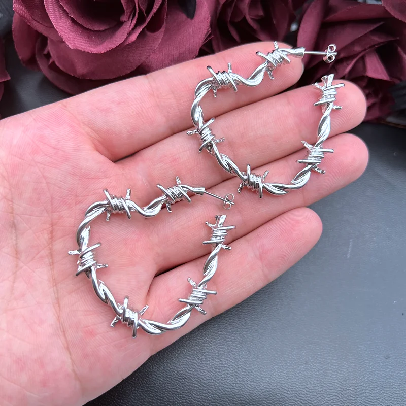 Large Barbed Wire Heart Hoop Earrings, 90s Earrings,Heart Hoop Earrings, Barbed Wire Jewelry, Heart-shaped Barb Earrings