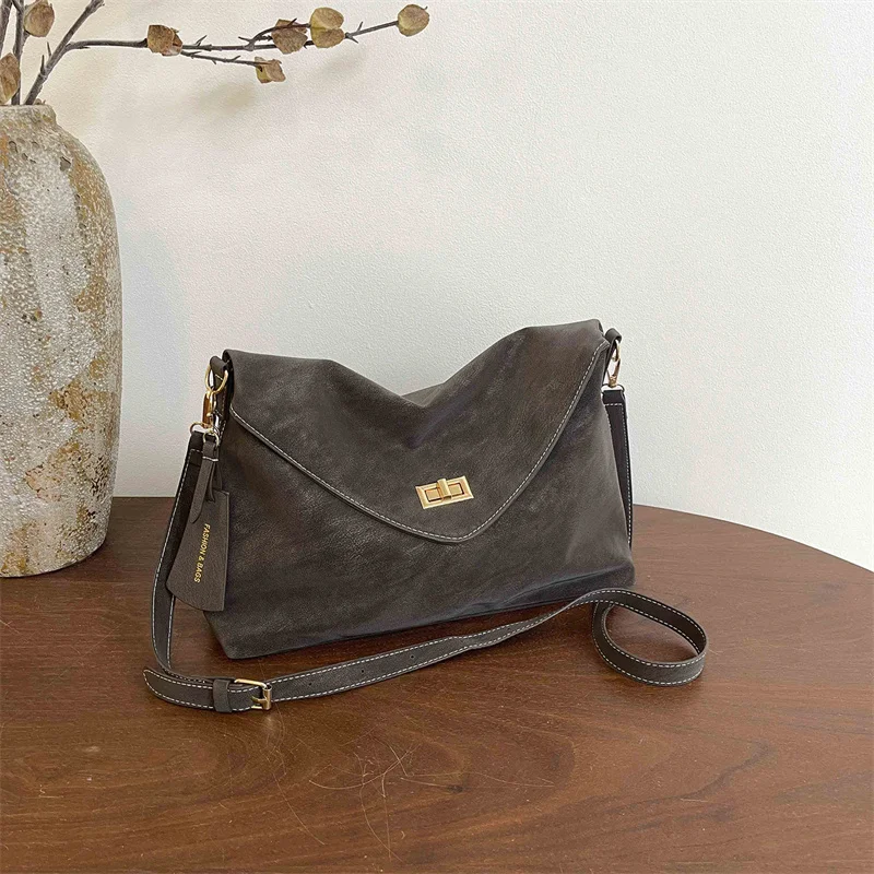 Elegante Casual Damen-Umhängetasche Vielseitige Schultertasche im Retro-Stil Pendler-Tragetasche Weiches PU-Material Mittlere Größe – Detail 15