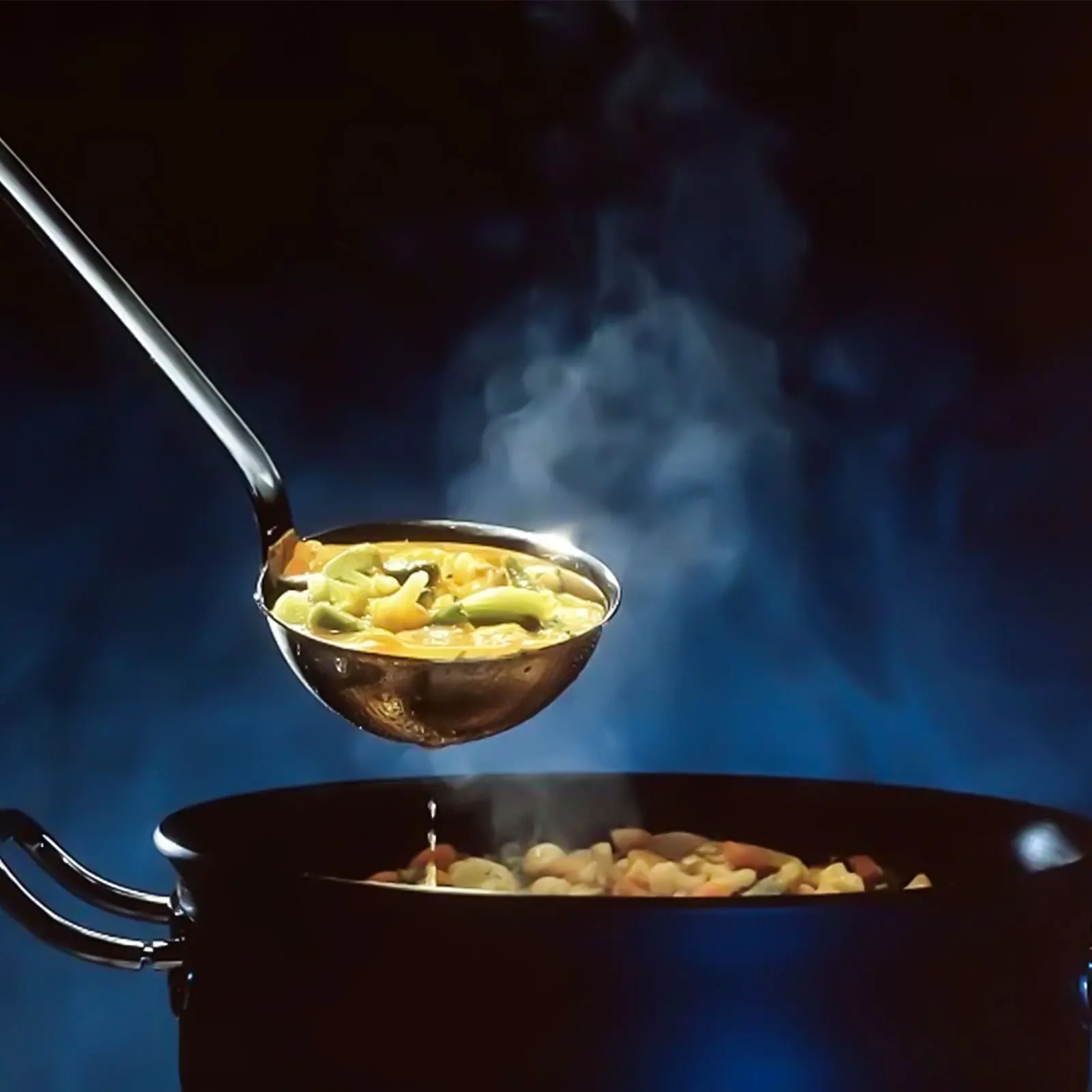 

Умное дополнение к кухне. Ковш из нержавеющей стали с длинной ручкой, предназначенный для удовлетворения всех ваших потребности приготовления пищи.