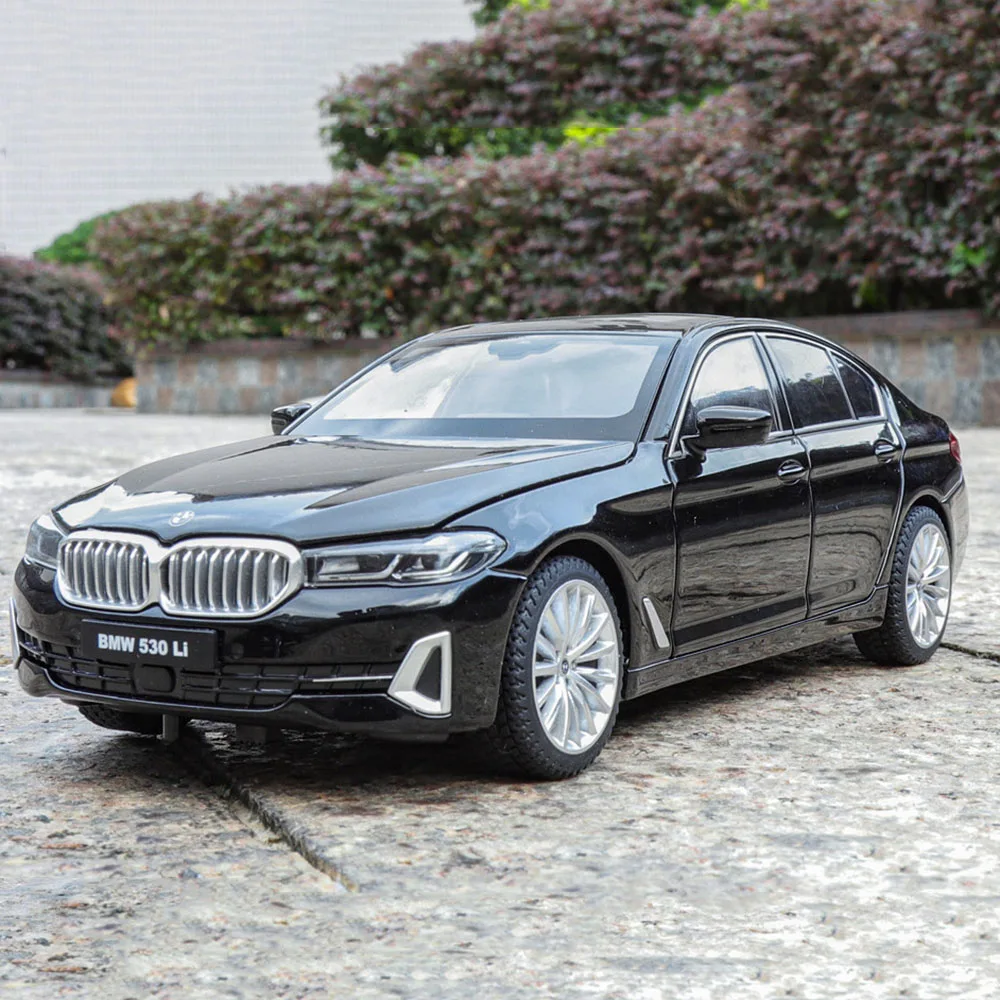 

Масштаб 1:24 BMW 5 серии 530Li, модели автомобилей, игрушки со световой музыкой, колеса, токарная миниатюрная модель автомобиля, детские развивающие игрушки