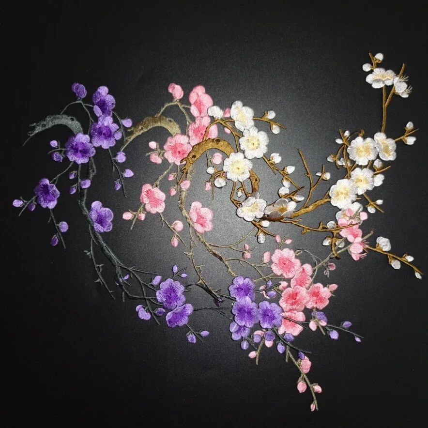 1pcs Plum Blossom Flower Applique Clothing Embroidery Patch Fabric Sticker Iron On Patch Craft Sewing Repair Embroidered