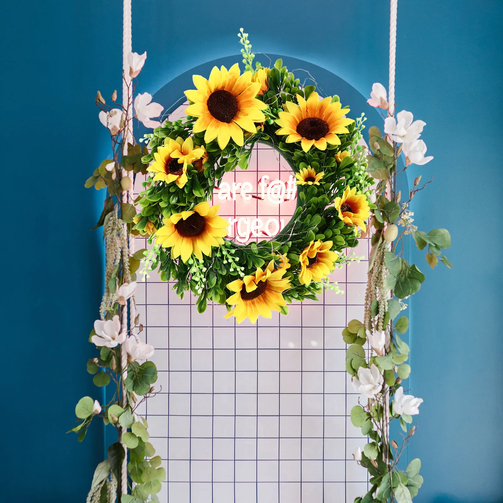 

1Pcs Sunflower Garland Lamp LED Decorative Light Yellow Wedding Hanging Garland Romantic Lighting Indoor Pendant Party Decor