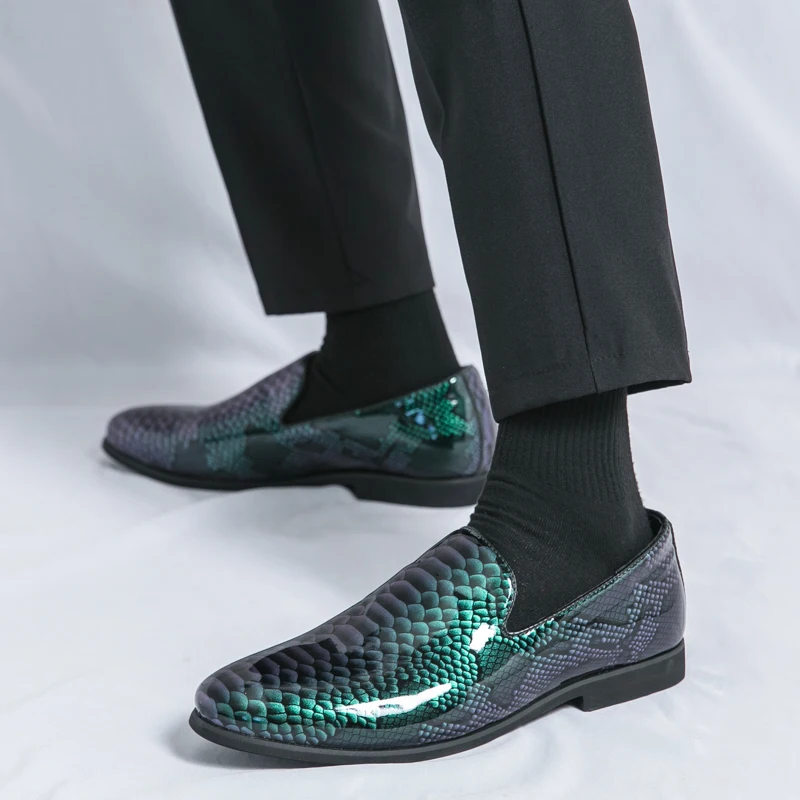 

Мужские кожаные деловые лоферы с острым носком, трансграничная офисная обувь, удобные модельные туфли без шнуровки для официальной повседневной одежды