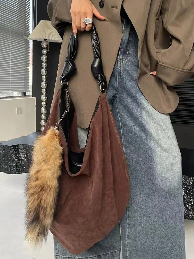 Autumn Winter Hanging fox fur Vintage Suede Portable Bucket Bag 2024 New  Designer Leather Underarm Bags Large Capacity Tote Bag