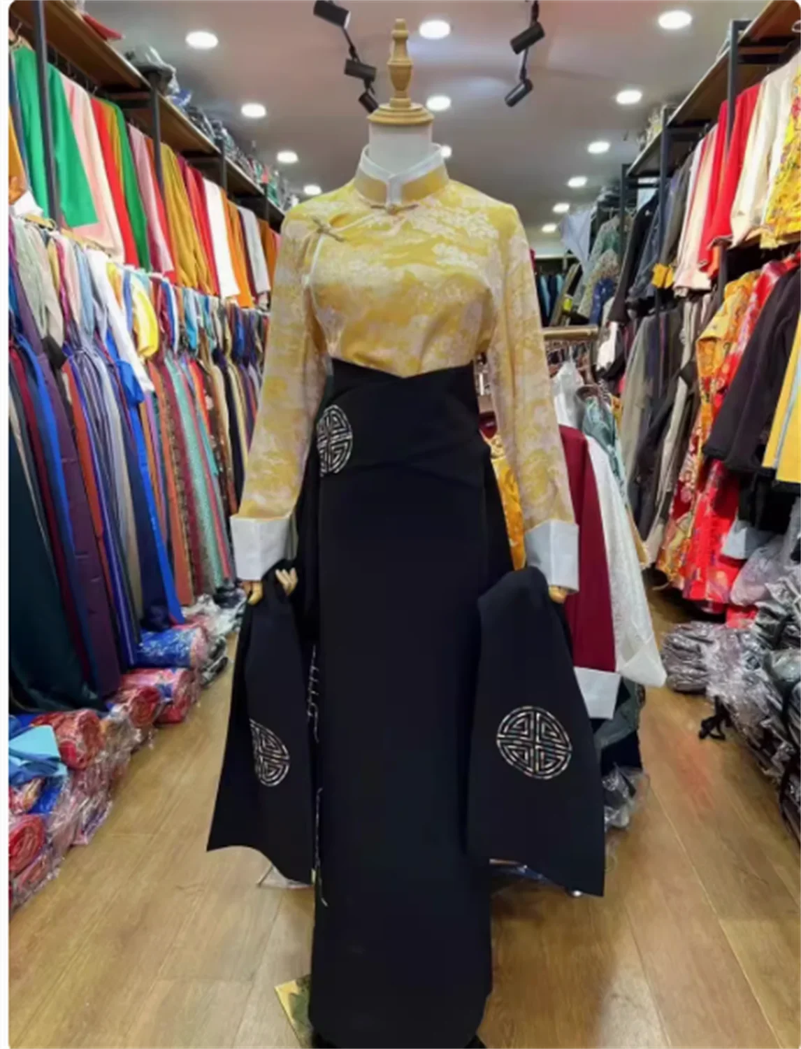 Spring and summer hot selling Tibetan girl ethnic characteristic half skirt and shirt set