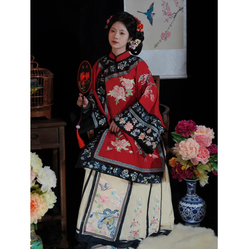

Chinese ancient Qing Dynasty women Hanfu heavy industry embroidery slant skirt stand collar coat horse face skirt suit