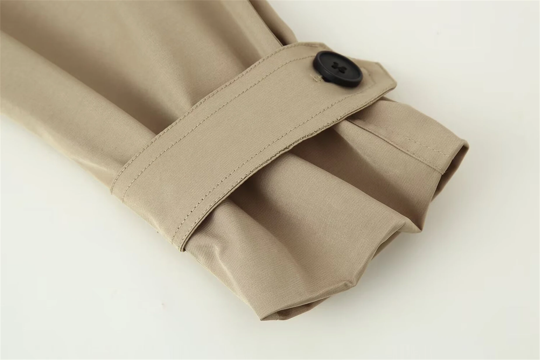 

Women's New Arrival Trench Coat Double-breasted design Belted waist for a sleek, slimming silhouette Stylish and fashionable