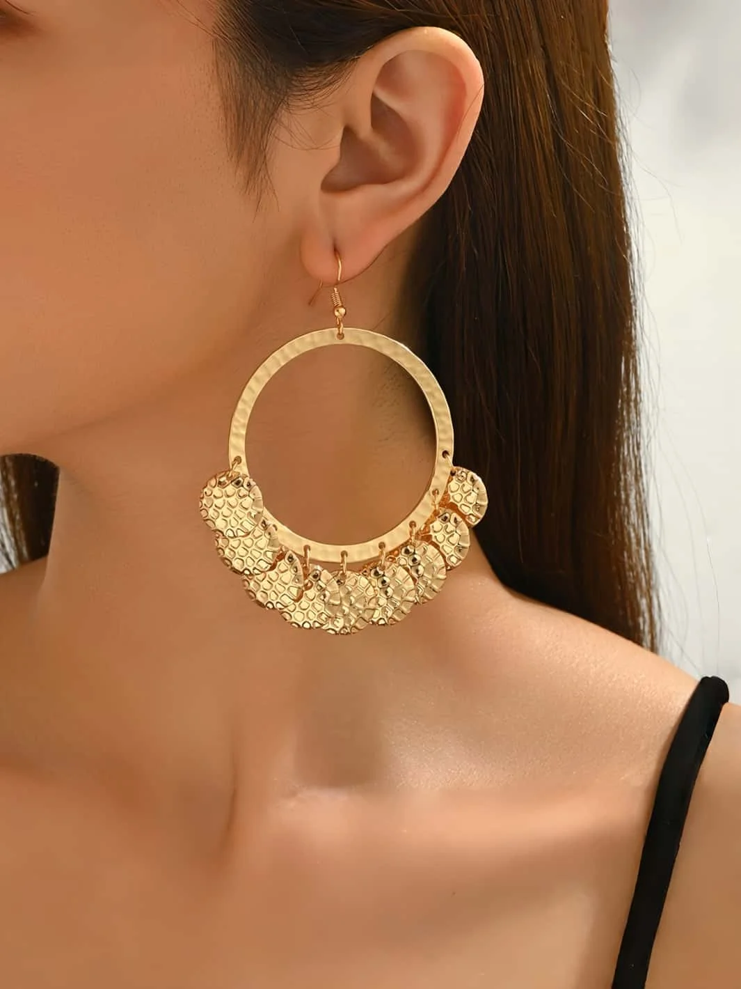 Fashionable Ladies Earrings Geometric Metal Ring Hanging Hammered Texture round Disc Tassel Earrings