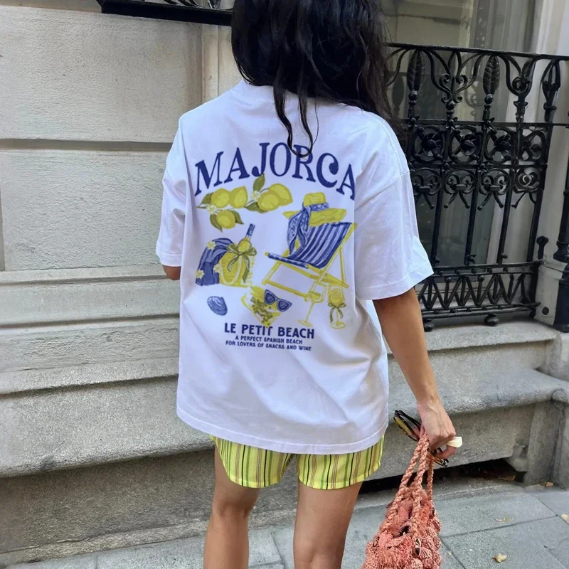 Koszulka damska w stylu retro z grafiką plaży na Majorki, piknikowymi owocami, bawełniana, vintage, luźna bluzka z krótkim rękawem i okrągłym dekoltem.