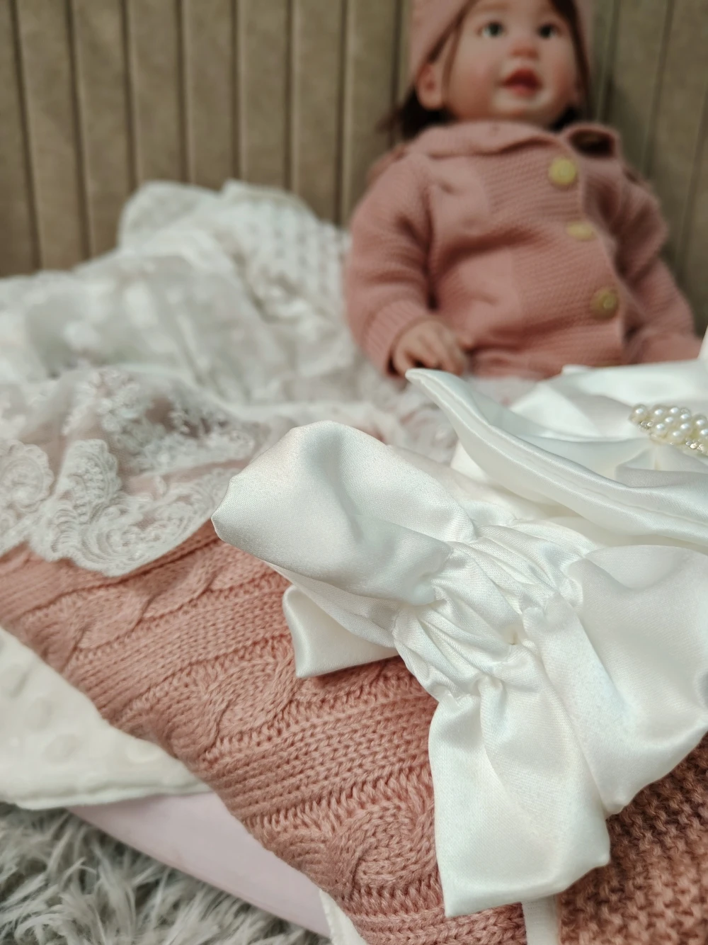 Infant Swaddle Blankets Soft Thick Fleece Knit Baby Girls Boys Stroller Wraps White Beading Boknot sash 9pcs Crochet Outfit set