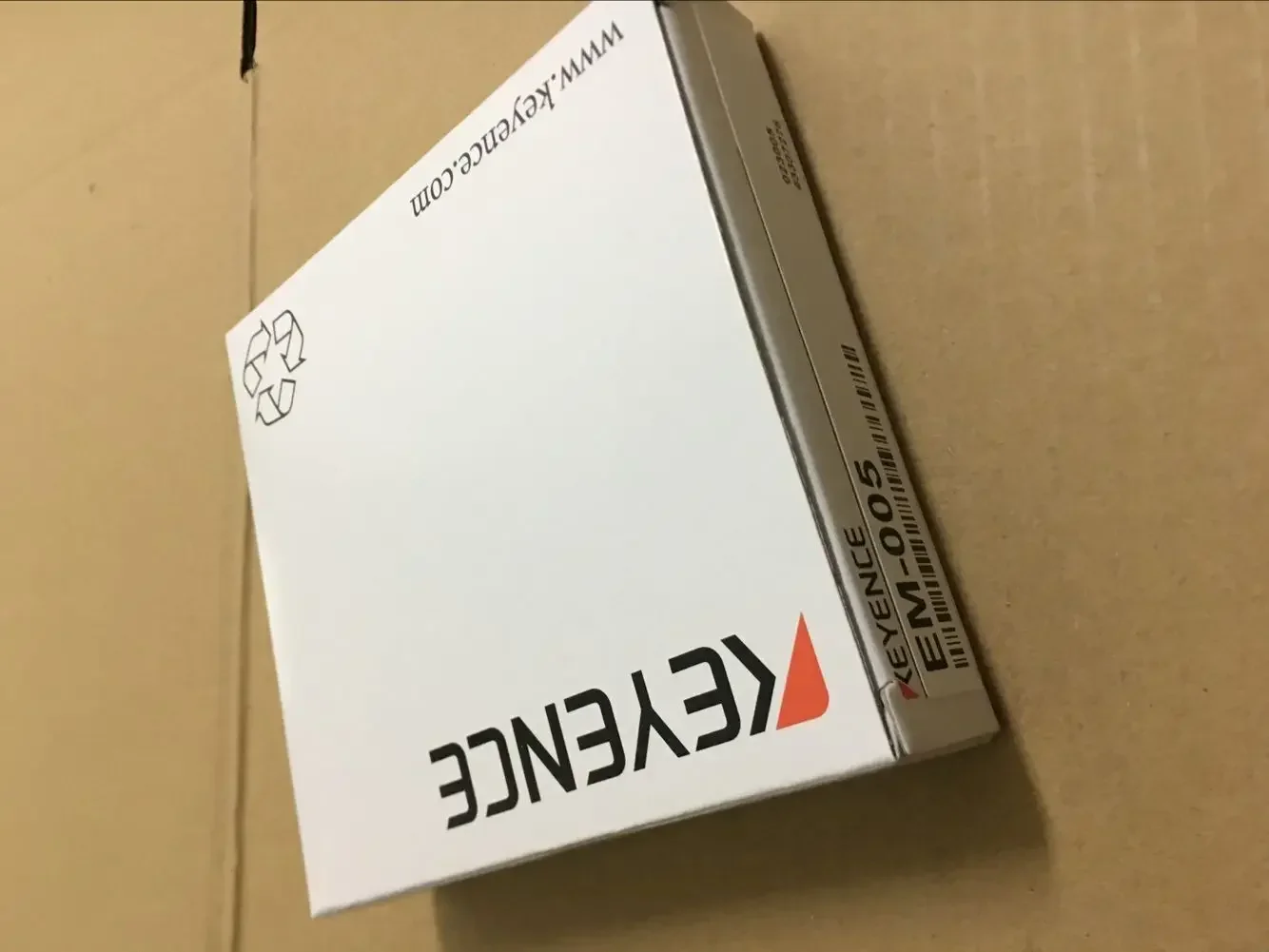 Special offer Japan new original KEYENCE sensor: EM-054