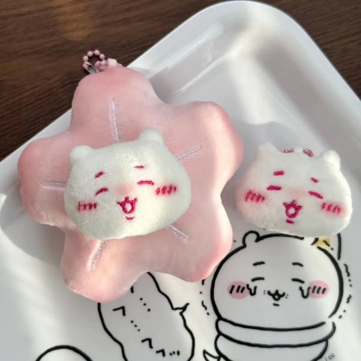 

Chiikawa Cherry Blossom Plush Keychain Japanese Anime Cute Usagi Flower-shaped Pendant Soft Fluffy Bag Charm Accessory for Fan