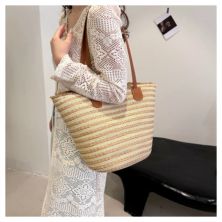 Work Clothing Large Capaci Bag Female 2025 New Arrival Western Sle All-Matching Shoulder Bag Summer Seaside Beach E6010