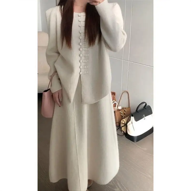 

New The Season Autumn Winter Fashion Set Long Sleeve Top And Mini Skirt Traditional Chinese Style E12286