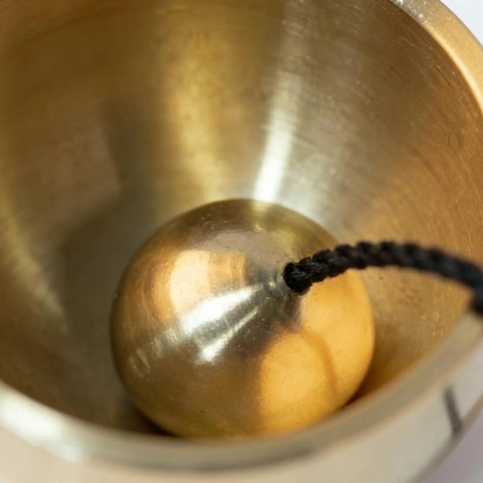 Bol chantant en laiton, décoration spirituelle pour la maison, son holistique, bols de bain pour débutants, femmes, Relaxation, Yoga, chant, pleine conscience