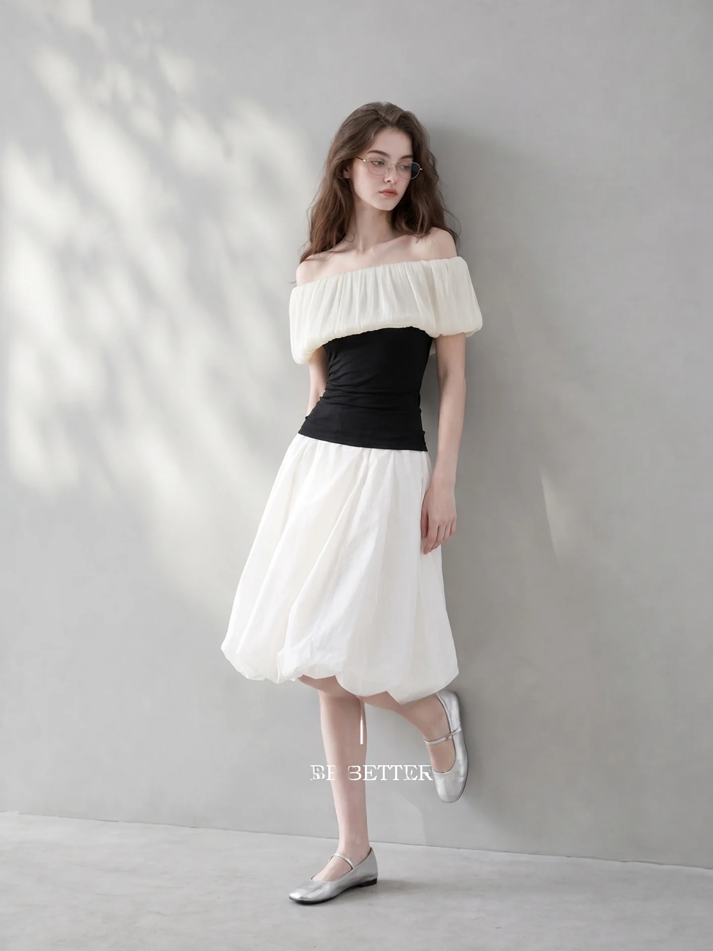 Elegant Black White Contrast Color One Shoulder Waist Cinching T-Shirt for Women Breathable Short Sleeve Office Wear Summer N...
