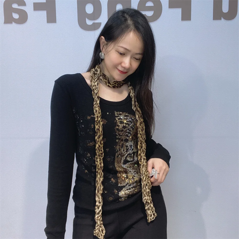 2026 New Autumn Winter Black Long Sleeve Basic Tees Trendy Hot Diamonds O-neck Slimming T-shirt Threaded Cotton Top + Scarf