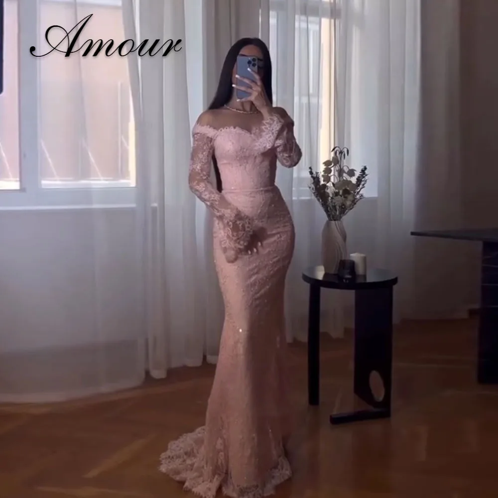 Amour Maßgeschneiderte Meerjungfrau-Abendkleider im Saudi-Stil Schulterfreie Bodenlange Spitzen-Pailletten-Kleider mit Langen Ärmeln Elegante Ballkleider 2026