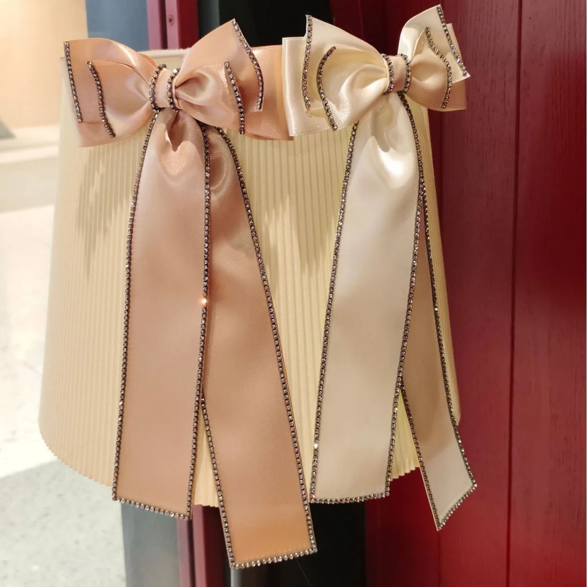 Retro light luxury bow hairpin, satin one-word clip, simple lady style French semi-tie top clip, diamond-encrusted hairpin.