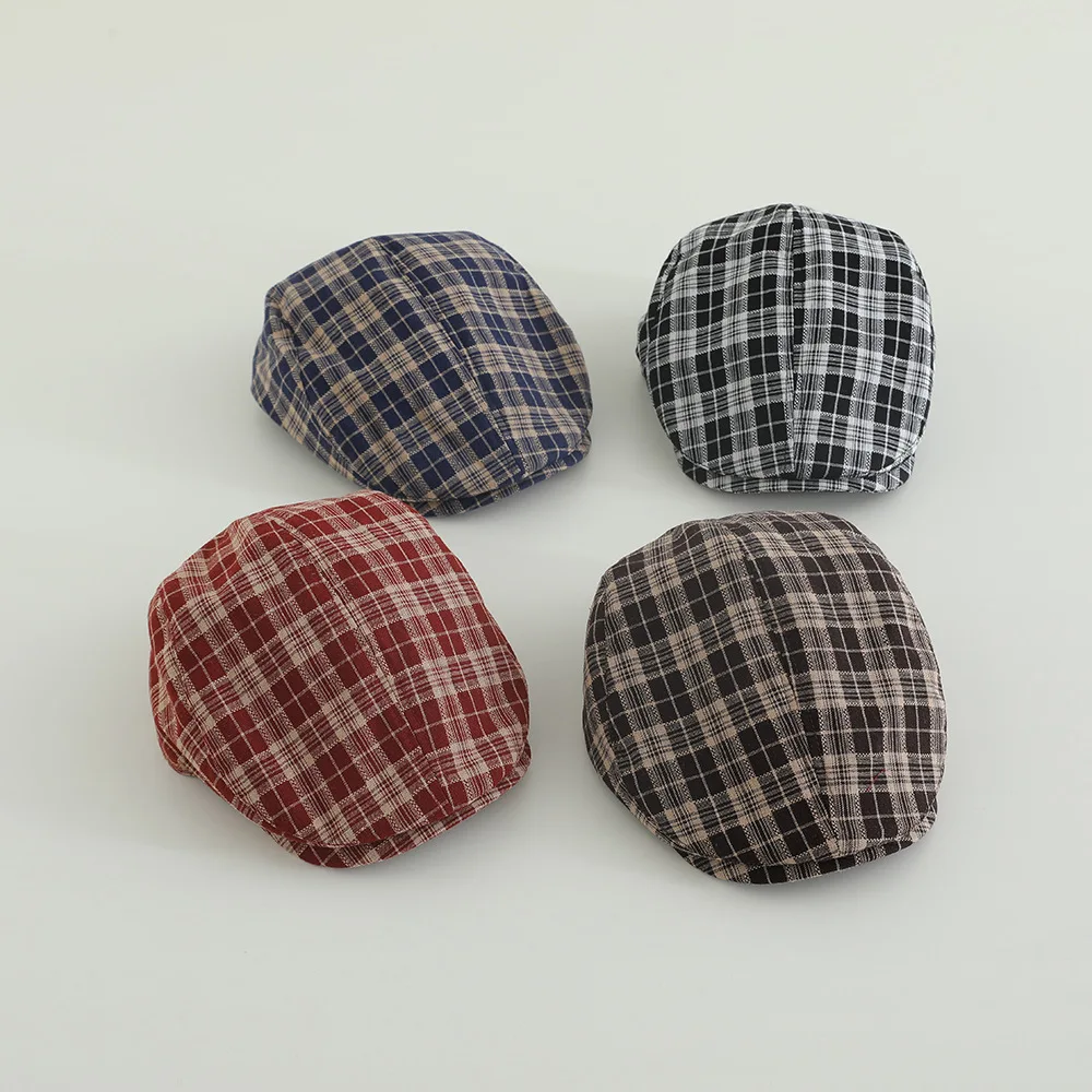

2025 New Retro Plaid Beret Hat baby boys girls Spring Autumn Faionable Art Student Sle Casual Breathable Sunscreen Cap