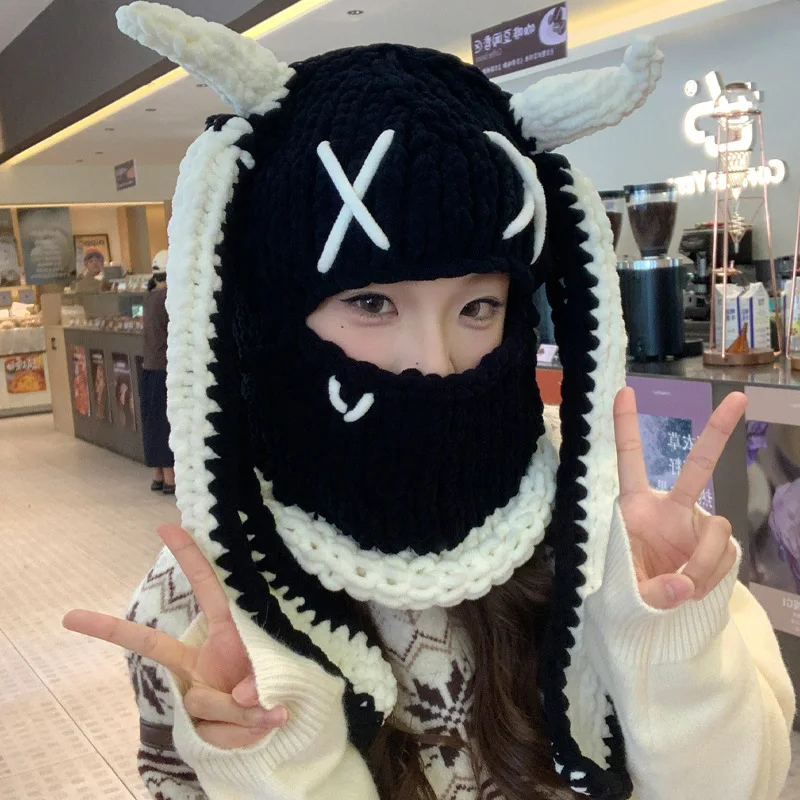 Nuevo Gorro de punto de invierno para mujer, gorro de calavera a prueba de viento que mantiene el calor, estilo dulce y fresco, pequeño diablo hecho a mano