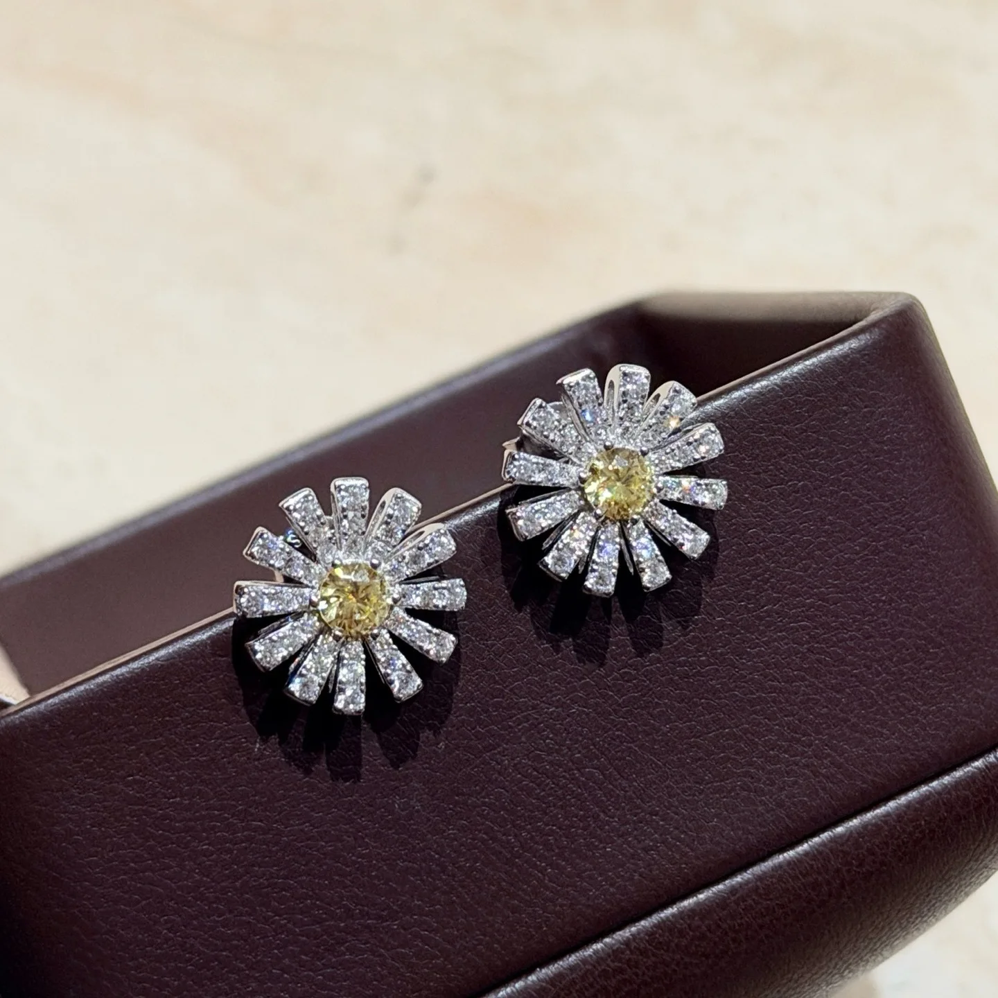 100% 925 Sterling Silver Small Daisy Pave Yellow AAA Zirconia Flower Stud Earrings For Women Fine Jewelry
