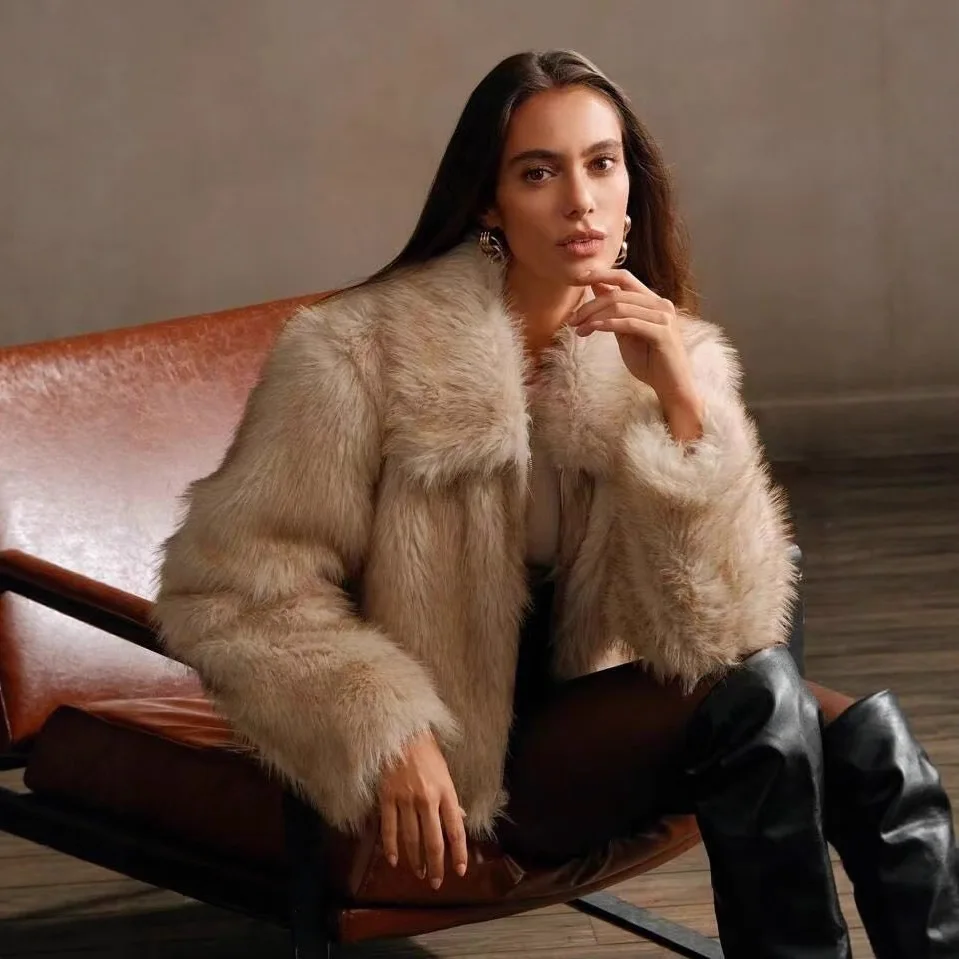 

Тонкая зимняя женская шуба из искусственного меха с градиентным воротником с лацканами, женская куртка из искусственного меха, пушистая интегрированная куртка из искусственного лисьего меха