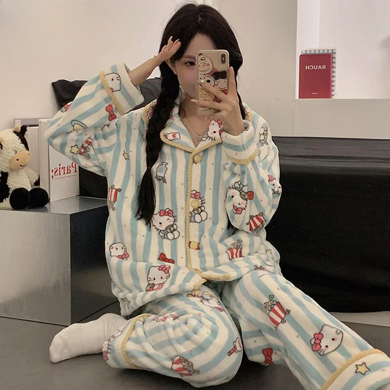 Pijamas Sanrio de dibujos animados para mujer, ropa de dormir térmica de franela de invierno, conjunto informal de dos piezas, pijamas térmicos de Hello Kitty para mujer