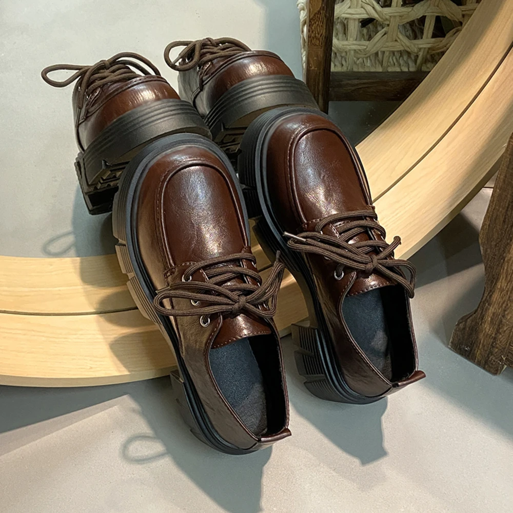 

Черные туфли без шнуровки на толстой подошве, модные женские лоферы в стиле ретро, увеличенная высота, зимние повседневные туфли в британском стиле с глубоким вырезом