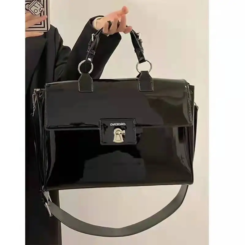 Computer Bag 16 Inch New Patent Leather Large Capacity Shoulder Bag Computer Bag Crossbody Anime Pain Bag