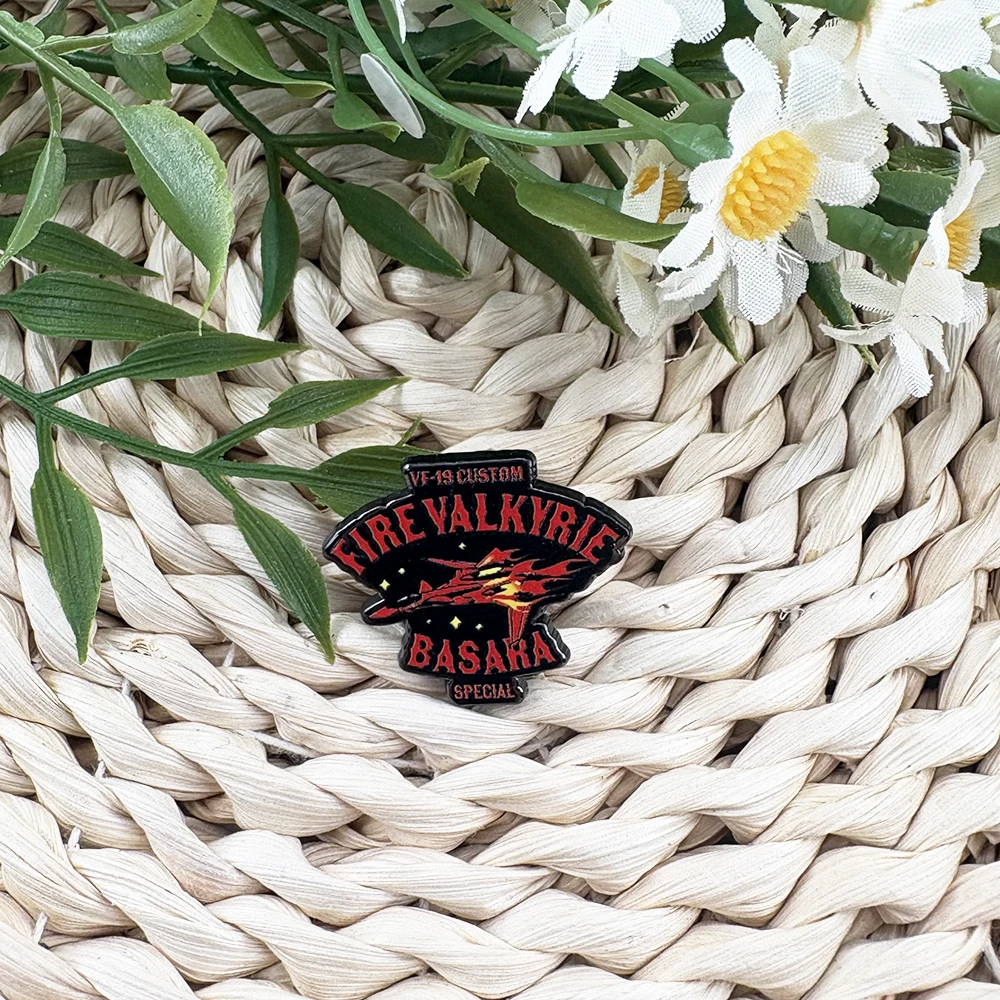 سوبر البعد قلعة ماكروس شعار المينا دبوس Vf-19 مخصص النار فالكيري مع باسارا شارة خاصة الخيال العلمي التلفزيون أنيمي بروش