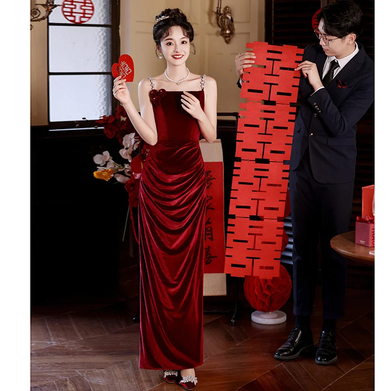 Neue Stil Toast Kleid Braut Weinrot Französisch Samt Abnehmen Hochzeit Kleid Strap Verlobung Kleid für Frauen Herbst Winter
