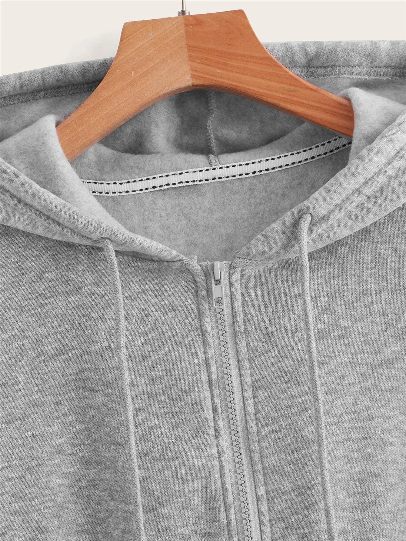 Grijze dameshoodie met rits, verlaagde schouder, capuchon met trekkoord en kangoeroezakken, casual herfstsweatshirt