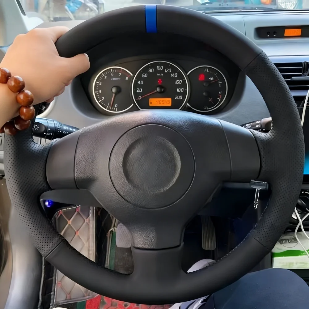Handgenähter perforierter rutschfester Mikrofaser-Leder-Lenkradbezug für Opel Vauxhall 2005-2015 für Suzuki Swift Sport Splash.