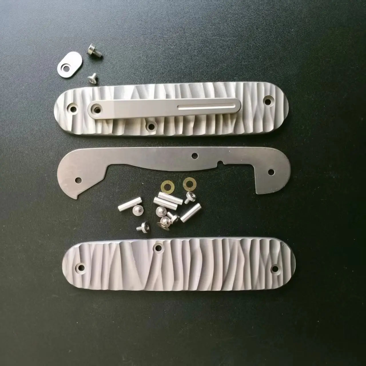 1 Pair Titanium Alloy Wave Meteorite Grip Handle Scales With pocket Clip For 84mm Victorinox Swiss Army Knives - view 2