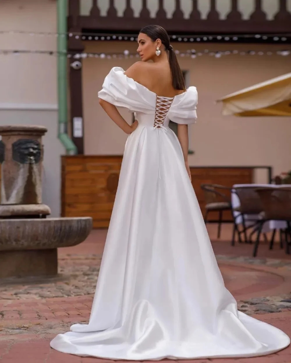 Vestido de novia elegante de satén para novia, vestidos de novia de línea A con hombros descubiertos, abertura alta, con cordones en la espalda