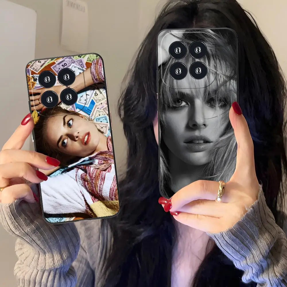 Samara Weaving Mobi… - image