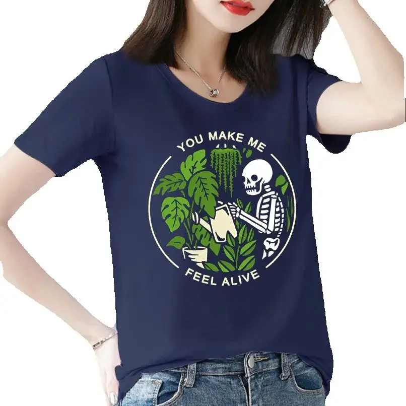 

Женская футболка с принтом «You Make Me Feel Alive» и изображением черепа, модный летний топ из полиэстера, футболка с черепом