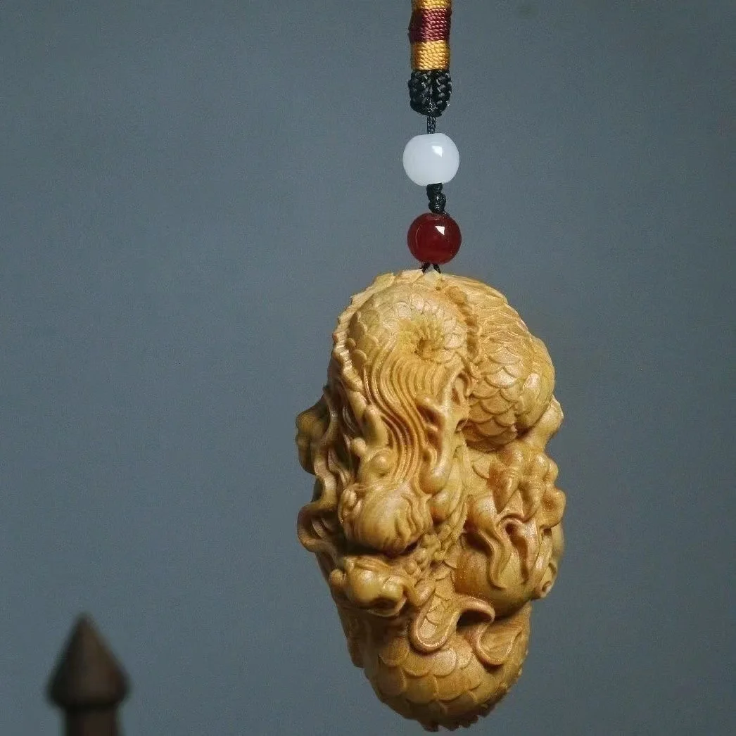 

Arborvitae Wood Carving Crafts Portable Hand Pieces KIRIN Car Desk Decoration Gifts Pendant