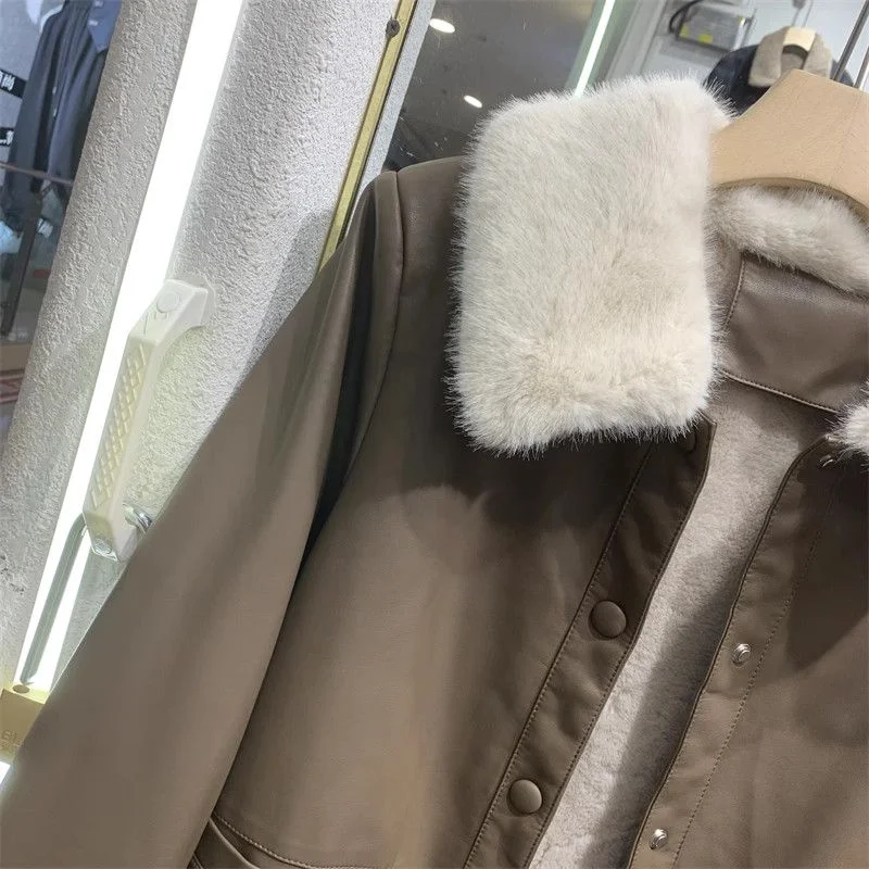 Zimowa kurtka damska ze skóry PU z dużym futrzanym kołnierzem, ocieplana pluszem, gruba, ciepła, luźna kurtka motocyklowa, damska kurtka skórzana.