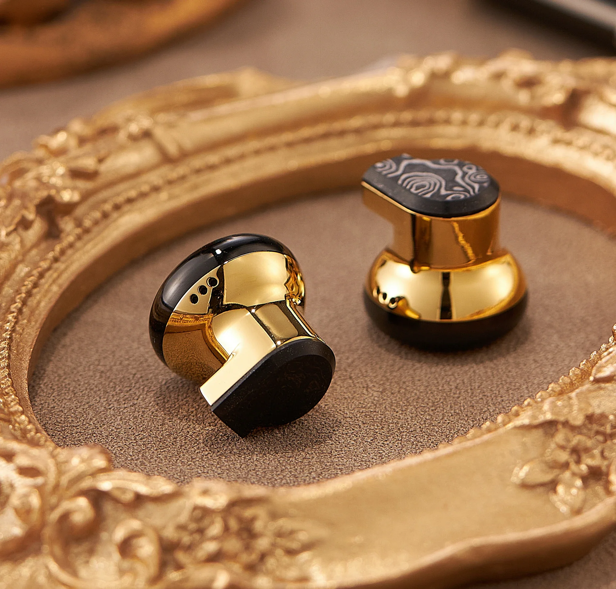 

Ksearphone DBX Ultra In-Earphones Flagship Real Forged Damascus Gold Titanium Cavity Flat Head HiFi Music Earphones